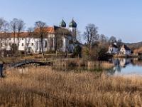Nahe dem Übergang zu Kloster Seeon und Sankt Walburgis